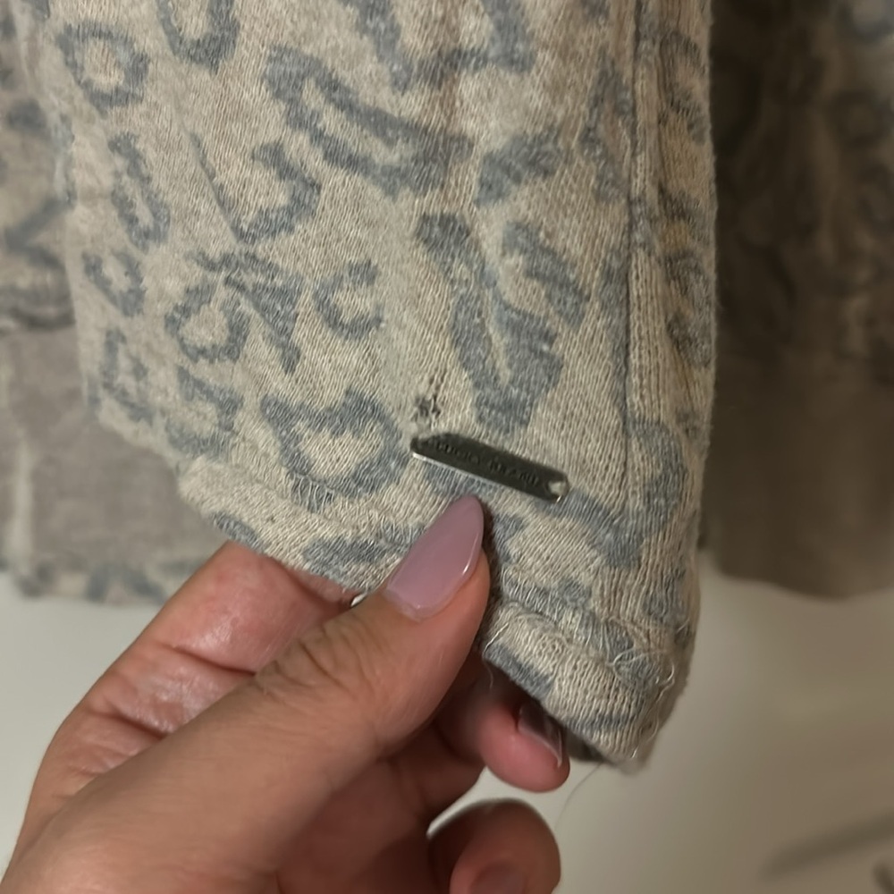 Lucky brand cheetah sweater - Picture 4 of 5